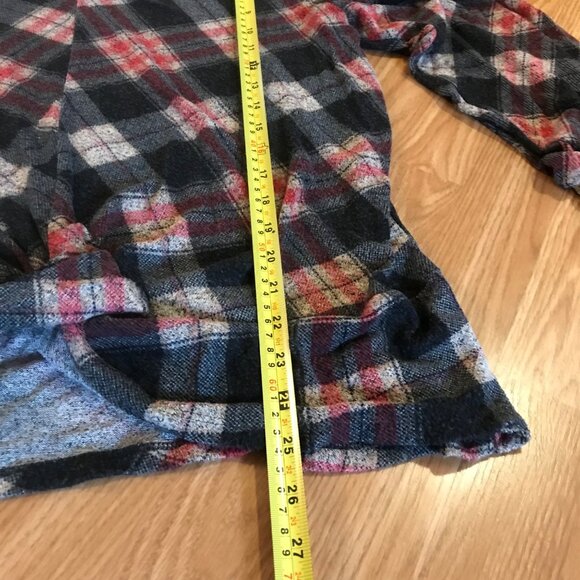 24/7 Maurices Plaid Twist Front Top Womens XL Red Black - Picture 10 of 11